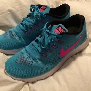 Women’s Nike free run